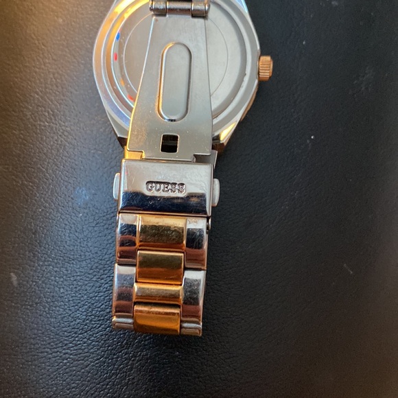 Guess Watch - Picture 4 of 6